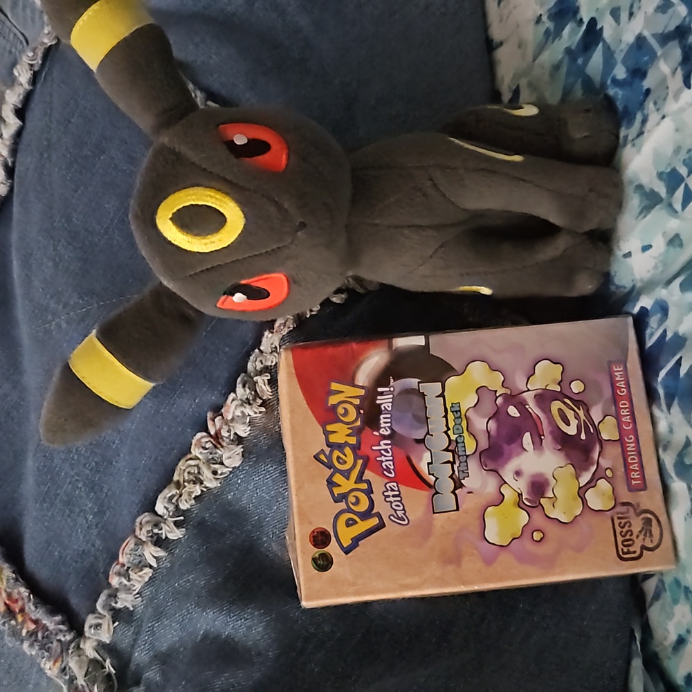 Pokémon NIB, Bodyguard Theme Deck factory sealed! Fossil 1990's. Sanei stuffie